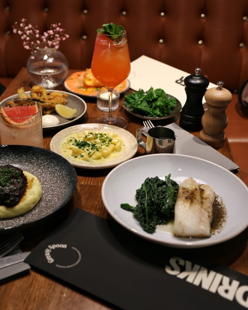 Greasy Spoon dinner and brunch at Playhouse Teater